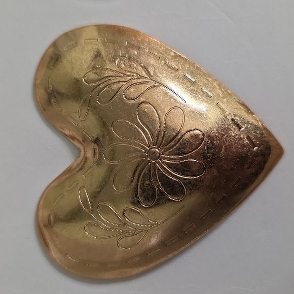 ZARA Textured Heart Earrings - Picture 7 of 15